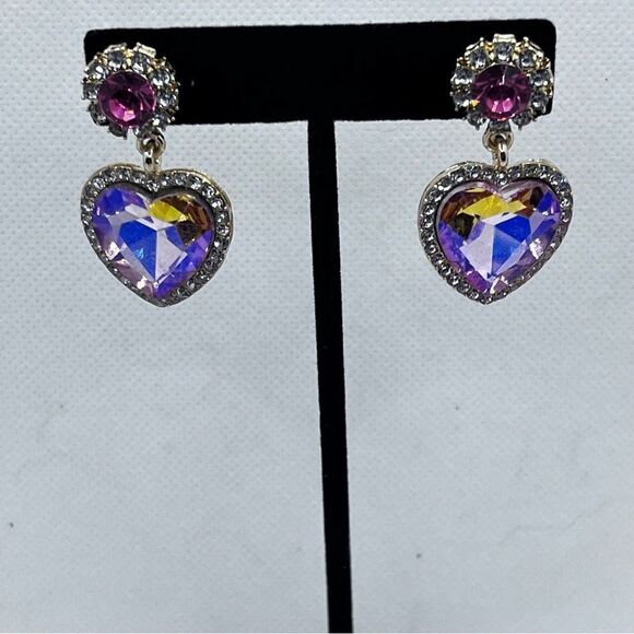 EARRINGS! Betsey Johnson Heart Drop Earrings BNWT Pink & Purple Gemstone earring - Picture 4 of 5